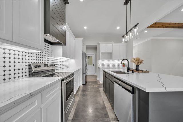 5617 N State Highway 34, Oak Ridge, TX 75142