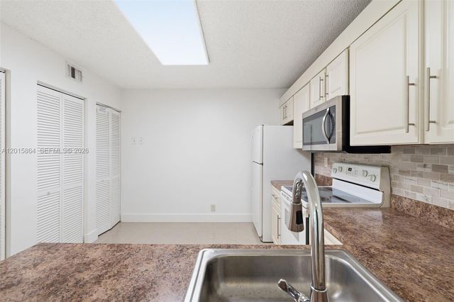 10131 W Sunrise Blvd 204, Plantation, FL 33322