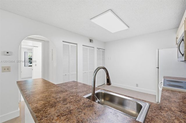 10131 W Sunrise Blvd 204, Plantation, FL 33322