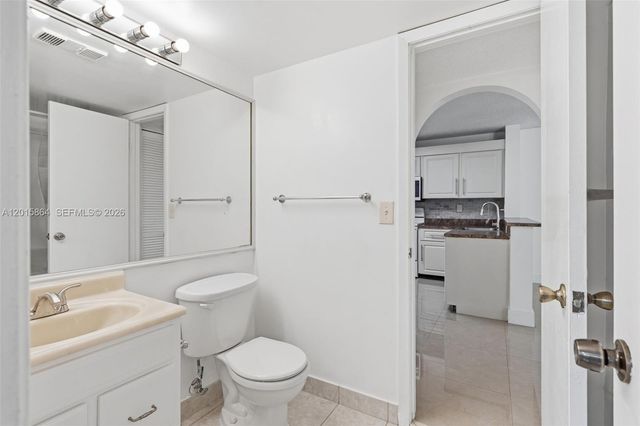 10131 W Sunrise Blvd 204, Plantation, FL 33322