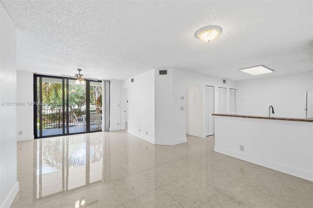 10131 W Sunrise Blvd 204, Plantation, FL 33322