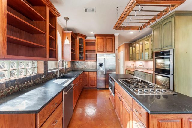 23 N Morning Cloud Circle, The Woodlands, TX 77381