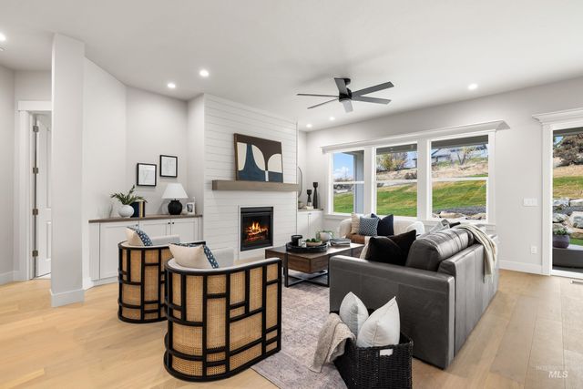 24473 Drifter Rd, Star, ID 83669