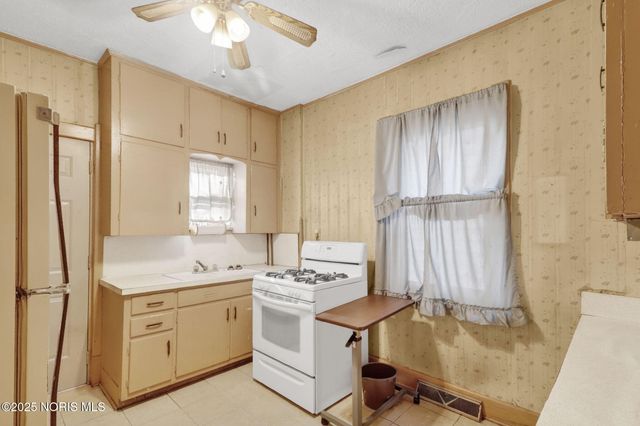 1155 W Woodruff Avenue, Toledo, OH 43606