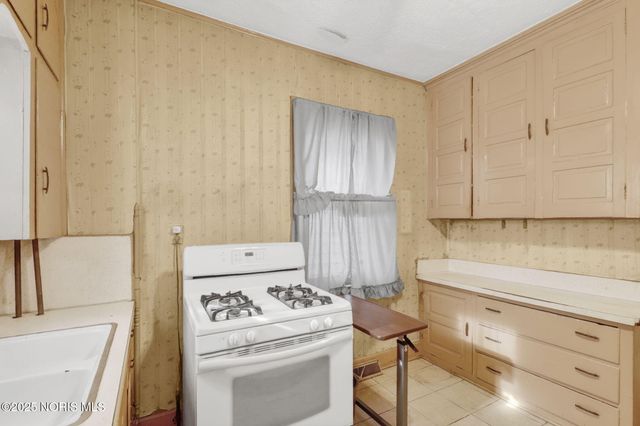 1155 W Woodruff Avenue, Toledo, OH 43606