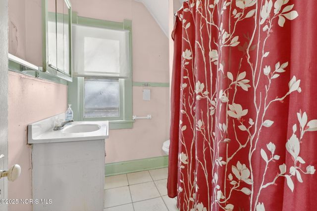 1155 W Woodruff Avenue, Toledo, OH 43606