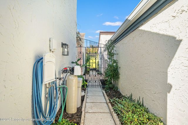 12701 SHELL POINT Drive, Hudson, FL 34667