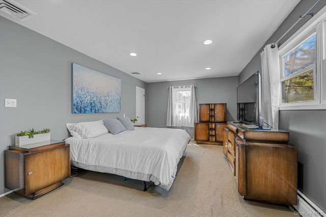 100 Brower Avenue, Woodmere, NY 11598