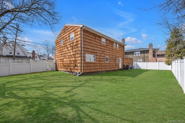100 Brower Avenue, Woodmere, NY 11598