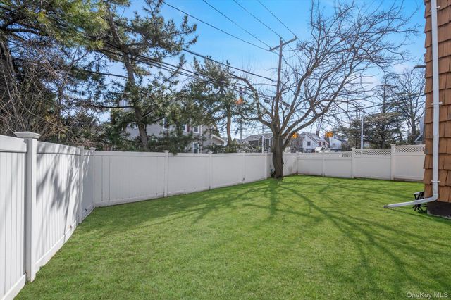 100 Brower Avenue, Woodmere, NY 11598