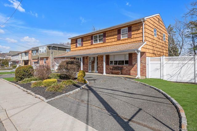 100 Brower Avenue, Woodmere, NY 11598