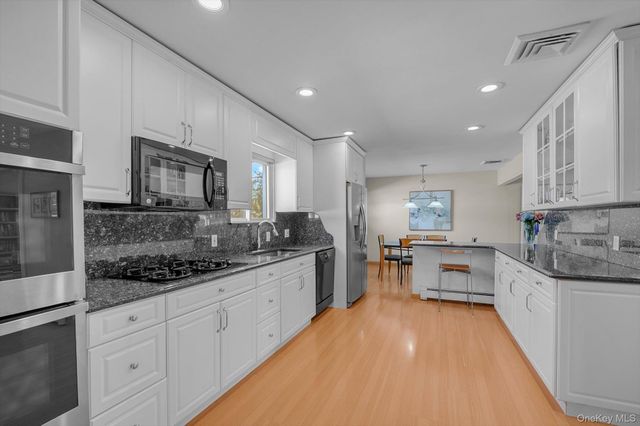 100 Brower Avenue, Woodmere, NY 11598