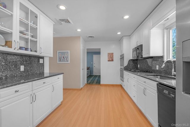 100 Brower Avenue, Woodmere, NY 11598