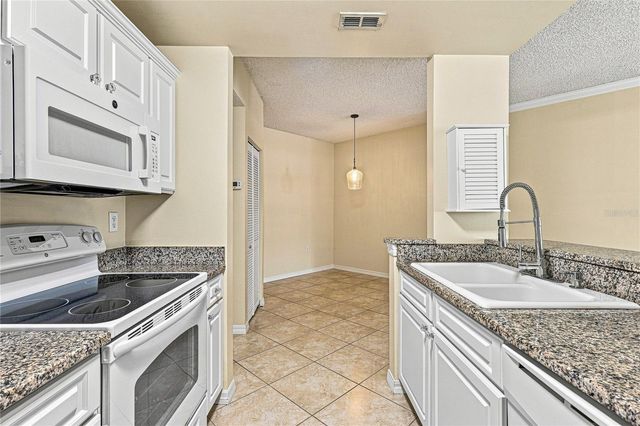5459 BENTGRASS DRIVE 2-110, Sarasota, FL 34235