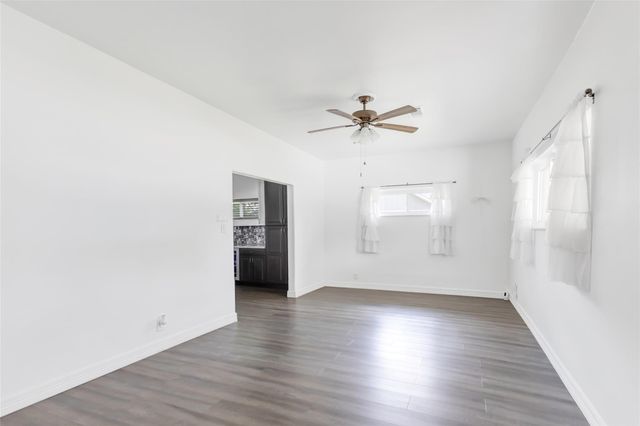 103 W Barrow Street, Dayton, TX 77535