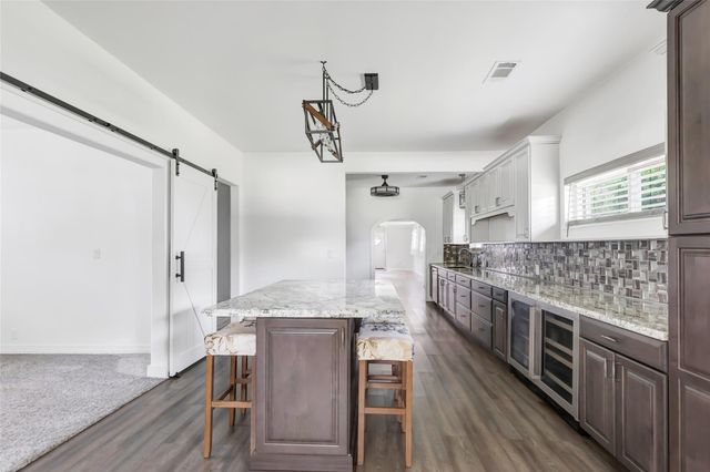 103 W Barrow Street, Dayton, TX 77535
