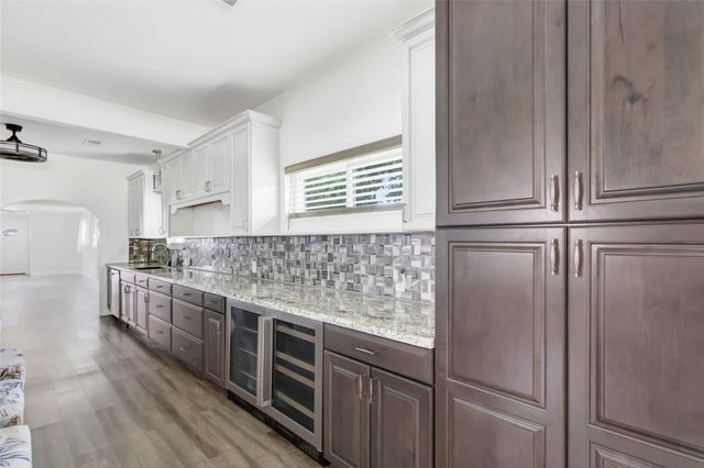 103 W Barrow Street, Dayton, TX 77535