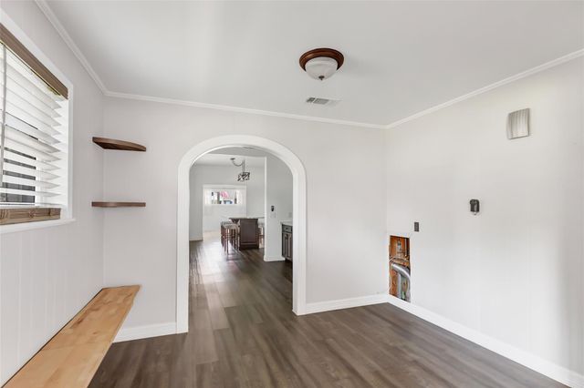 103 W Barrow Street, Dayton, TX 77535