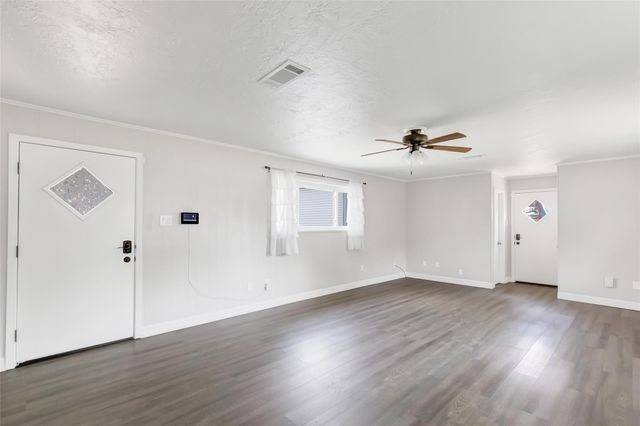 103 W Barrow Street, Dayton, TX 77535