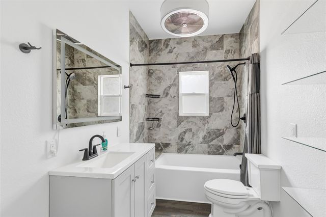 103 W Barrow Street, Dayton, TX 77535