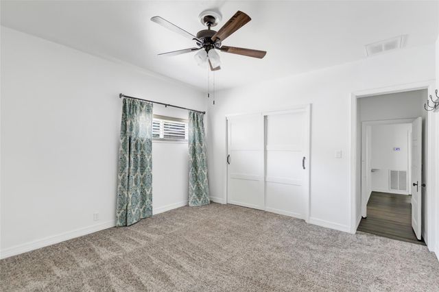 103 W Barrow Street, Dayton, TX 77535