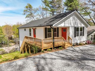 95 Eastabrook Avenue, Brevard, NC 28712