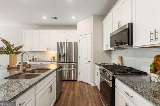 3395 Park Pointe Circle, Scottdale, GA 30079