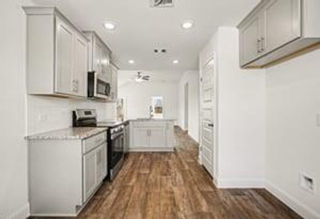 19 Greenbriar Loop, Angleton, TX 77515