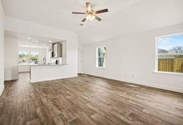 19 Greenbriar Loop, Angleton, TX 77515