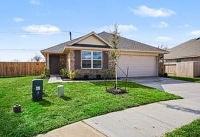 19 Greenbriar Loop, Angleton, TX 77515