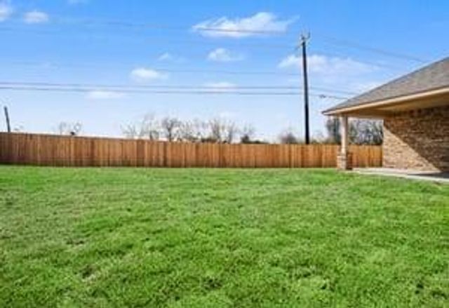 19 Greenbriar Loop, Angleton, TX 77515