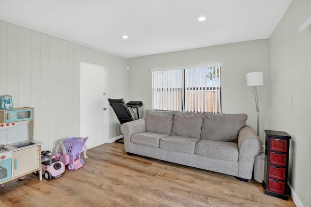 7741 NW 42nd Court, Davie, FL 33024