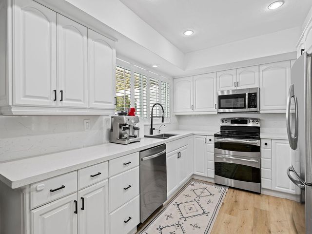 2011 NE 60th Street, Fort Lauderdale, FL 33308