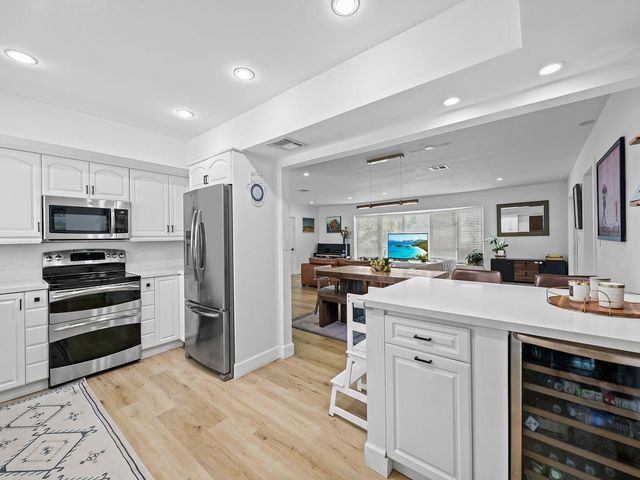 2011 NE 60th Street, Fort Lauderdale, FL 33308