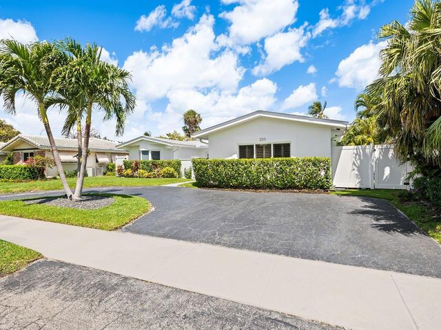 2011 NE 60th Street, Fort Lauderdale, FL 33308