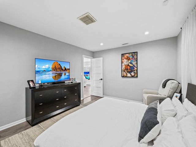 2011 NE 60th Street, Fort Lauderdale, FL 33308