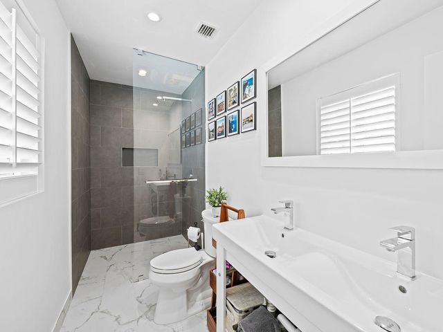 2011 NE 60th Street, Fort Lauderdale, FL 33308