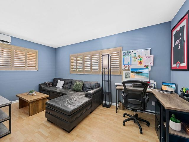 2011 NE 60th Street, Fort Lauderdale, FL 33308