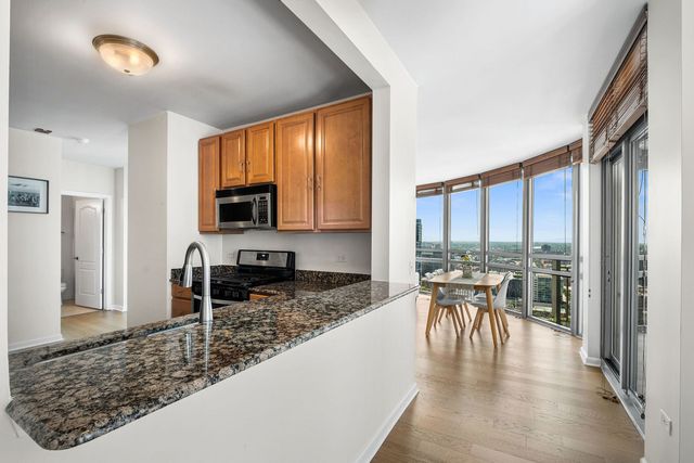125 S Jefferson Street 3002, Chicago, IL 60661