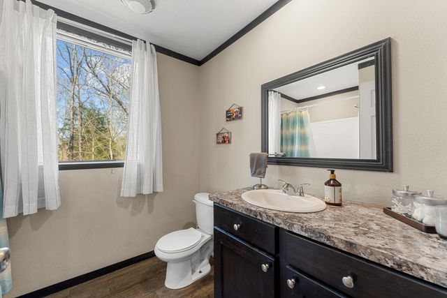 200 Lance Wood Drive, Kissee Mills, MO 65680