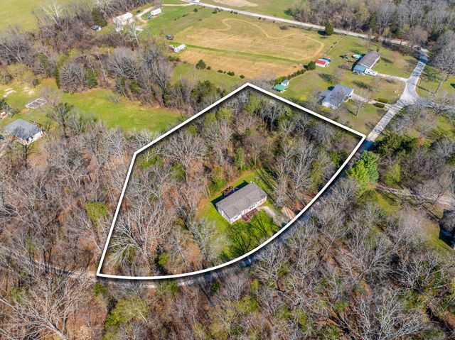 200 Lance Wood Drive, Kissee Mills, MO 65680