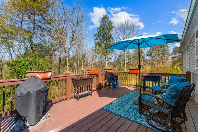 200 Lance Wood Drive, Kissee Mills, MO 65680