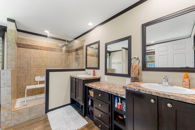 200 Lance Wood Drive, Kissee Mills, MO 65680