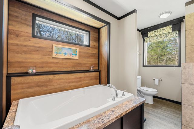 200 Lance Wood Drive, Kissee Mills, MO 65680