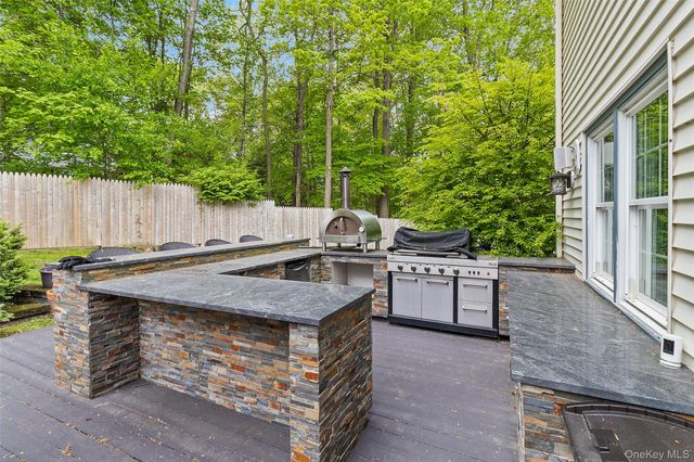 2 Watergate Drive, Amawalk, NY 10501