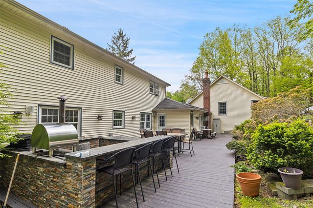 2 Watergate Drive, Amawalk, NY 10501