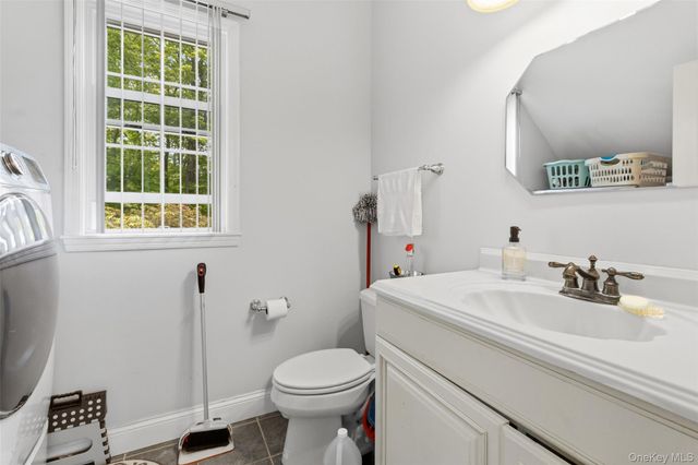 2 Watergate Drive, Amawalk, NY 10501