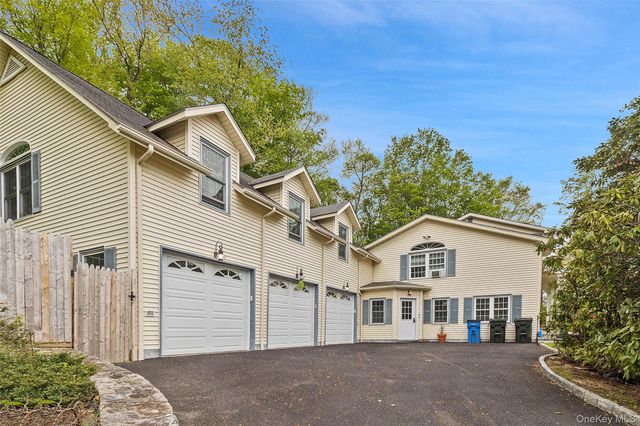 2 Watergate Drive, Amawalk, NY 10501