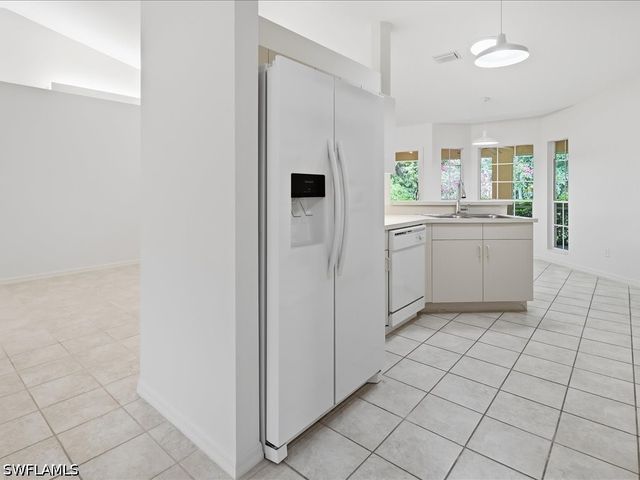 2305 Piccadilly Circus, Naples, FL 34112