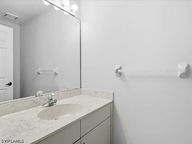 2305 Piccadilly Circus, Naples, FL 34112